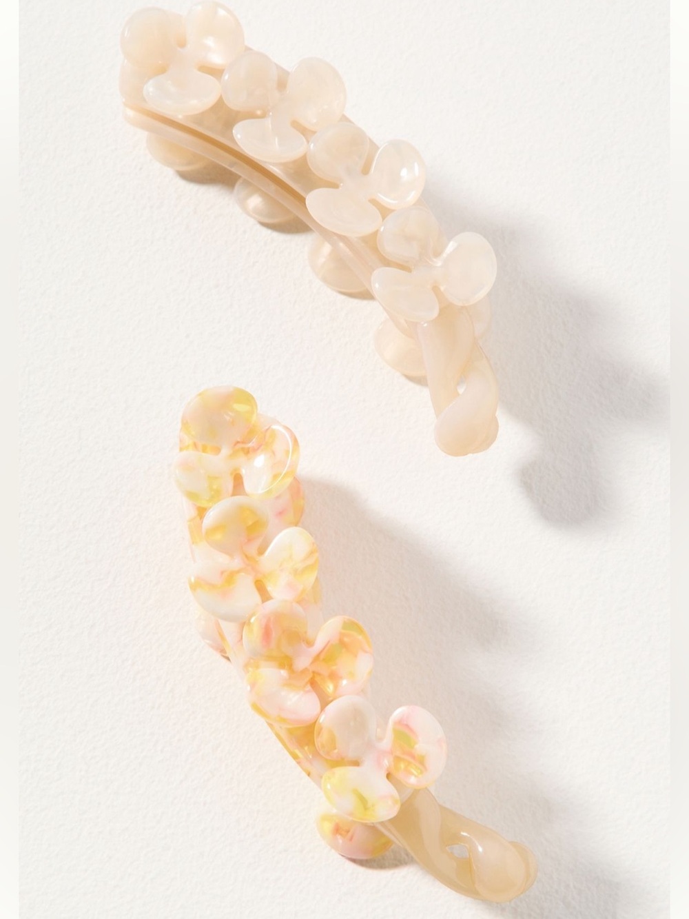🆕 Anthropologie resin banana claw clip